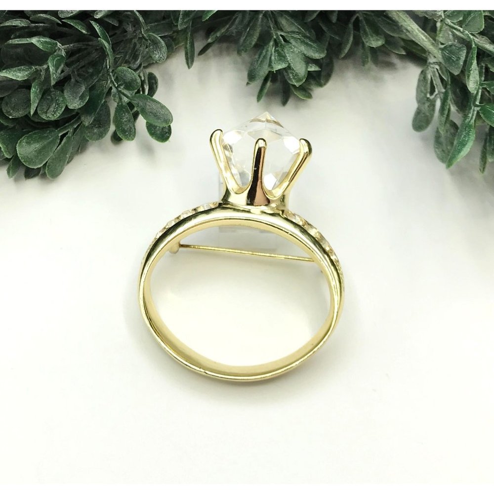 Vintage brooch gold tone ring CAJC